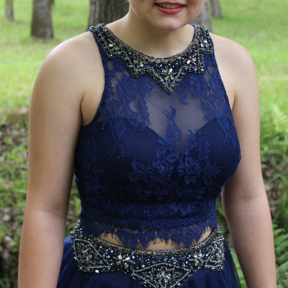 Prom dress - Picture 2 of 7